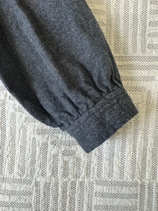 Everlane Organic Cotton Cropped Flannel Shirt | Charcoal | Size Small 🖤 - Picture 4 of 8